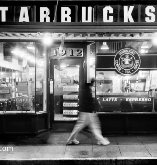 تاریخچه استارباکس؛ از آغاز با دانه‌های قهوه تا امپراتوری جهانی ماگ‌ها و کپسول‌ها